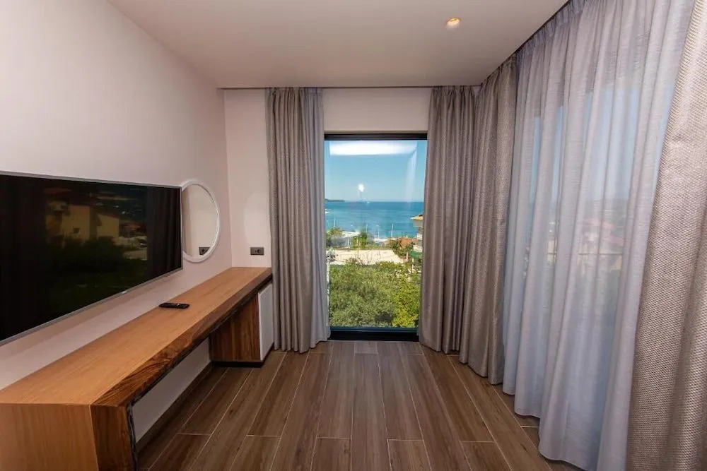 Hotel Utopia