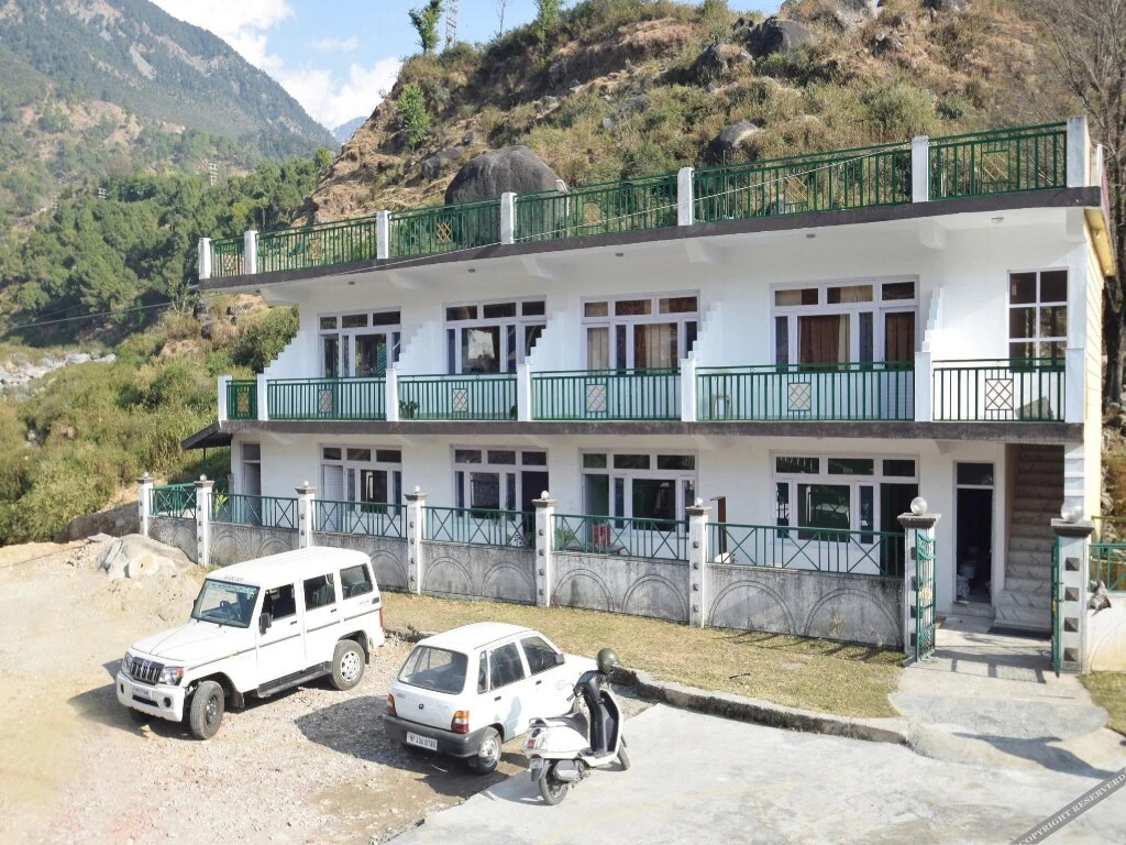 Hotel Sunshine Villa by OYO Rooms
