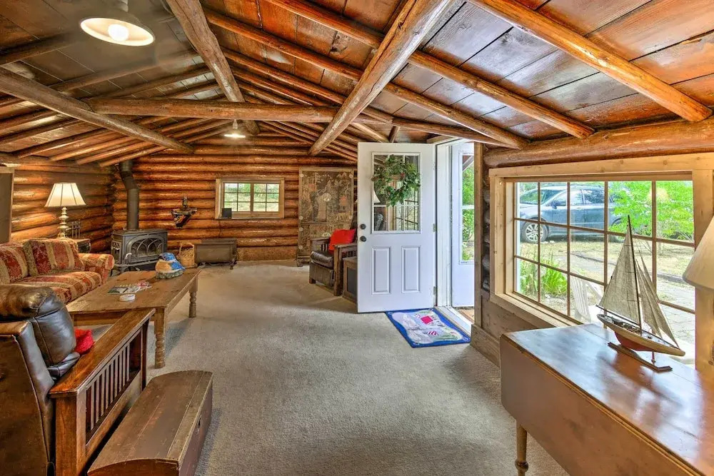 Wheelchair-accessible Belfair Cabin w/ Patio!