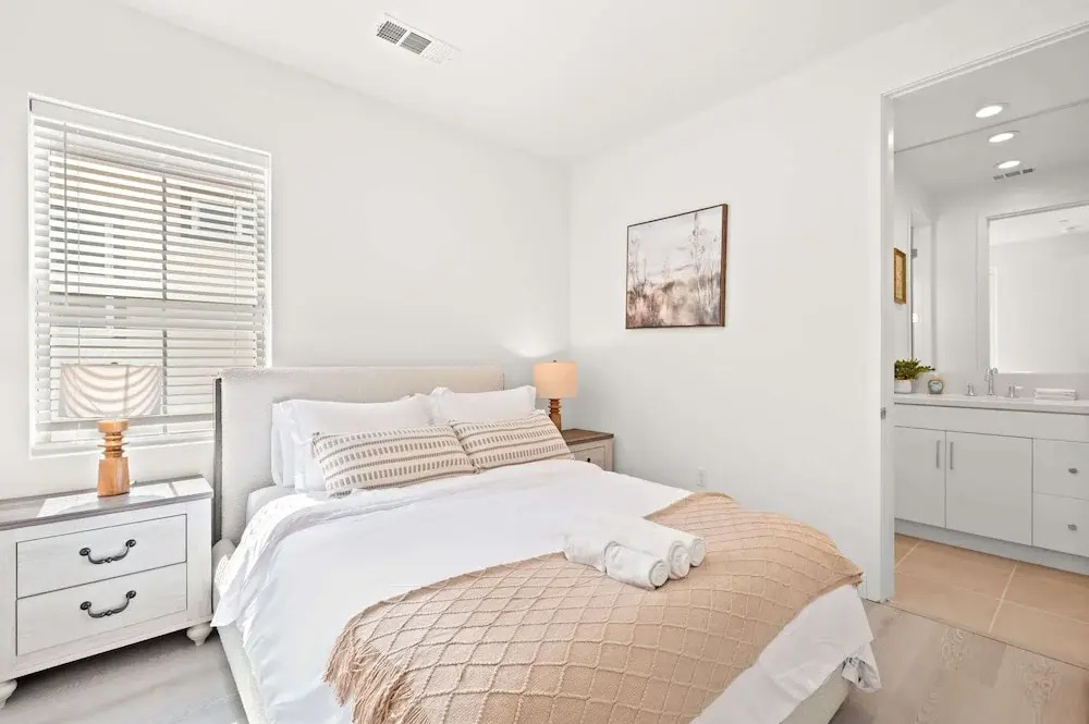 Stylish 3BR Oasis in Palm Desert Near El Paseo Zoo