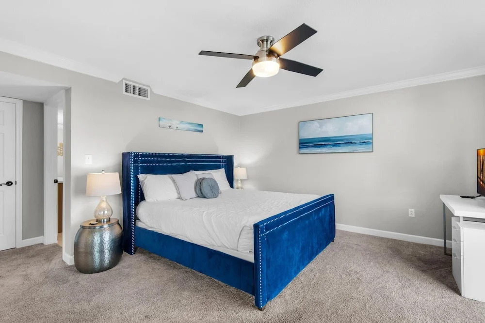 Shoreline Towers 3092