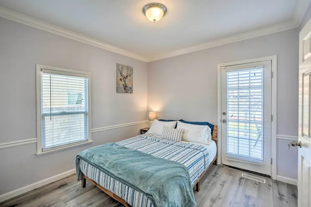 Pet-friendly Sacramento Home ~ 5 to Downtown!