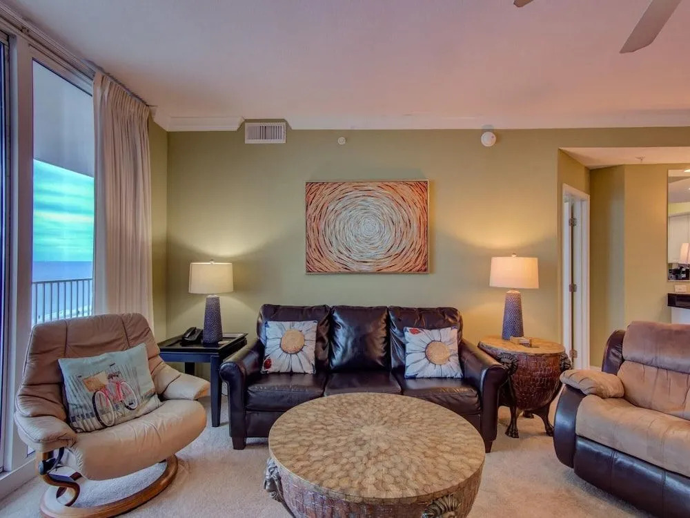 Beachfront condo in the heart of Gulf Shores