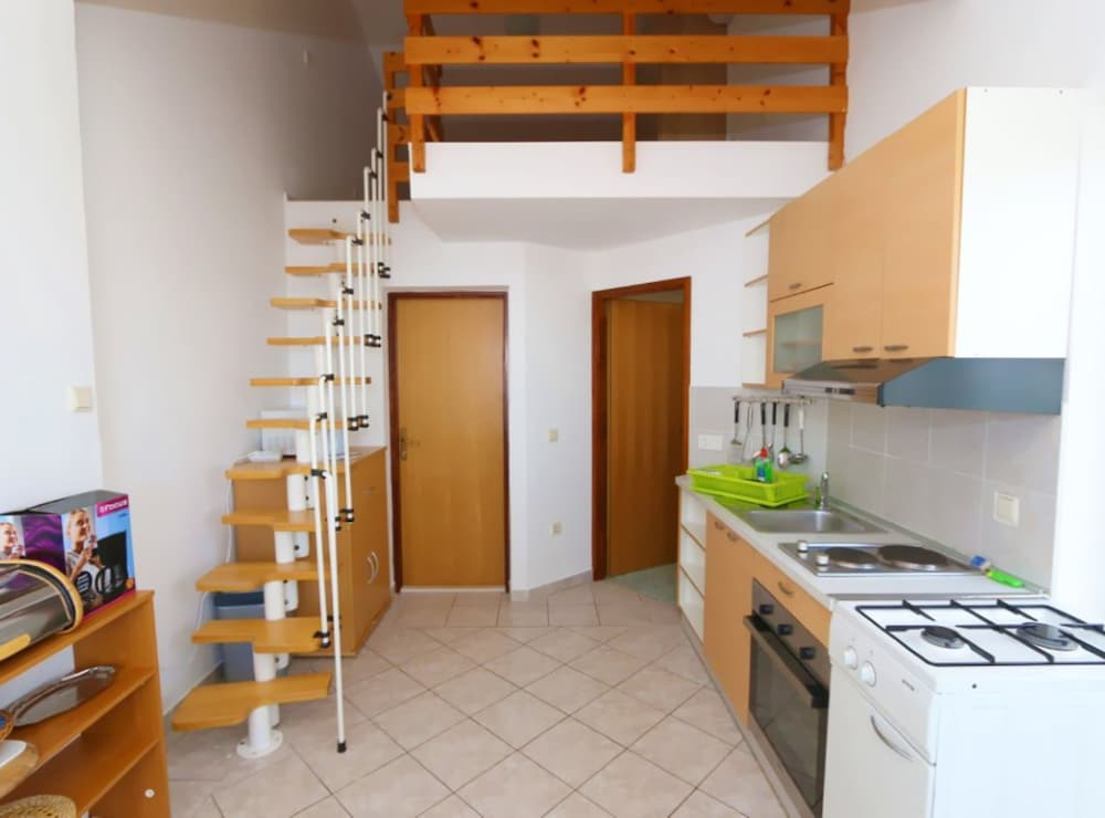 Comfort Apartments Delminium with Sea View