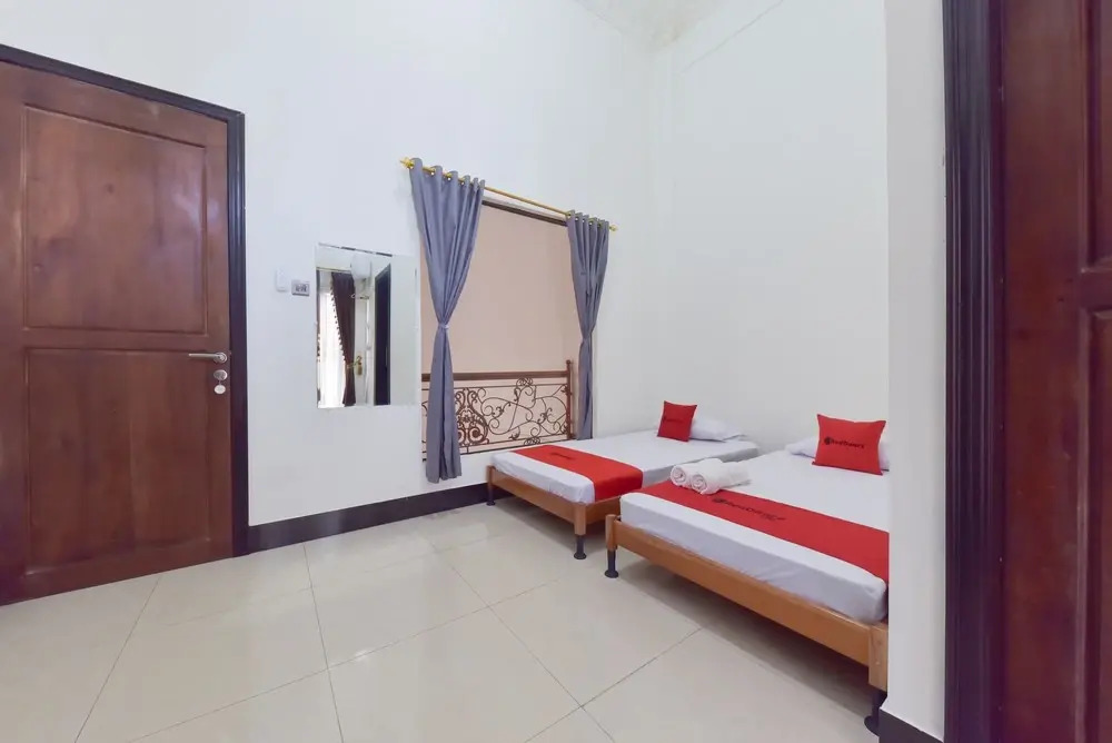 RedDoorz Syariah near Dago Pakar 2