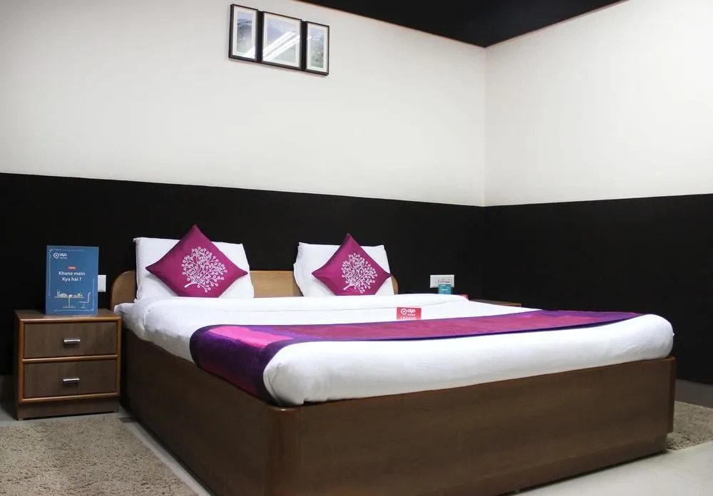 OYO 1327 Inchara Hotel