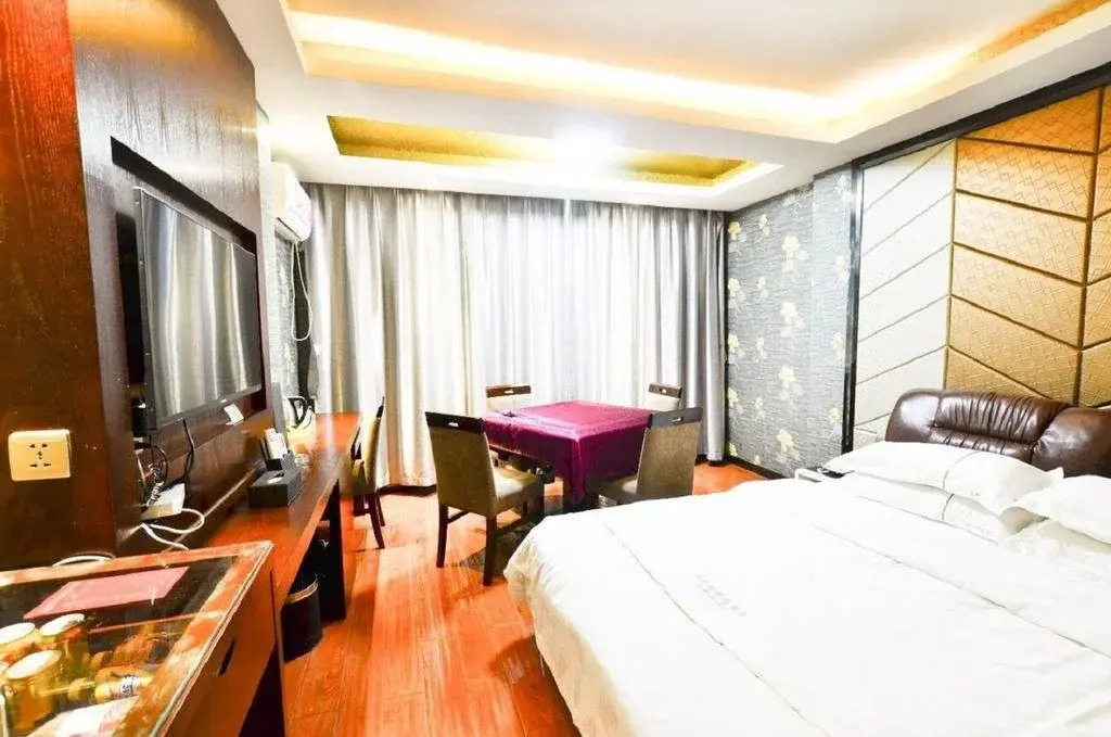 Yiwu Feinidi Inn