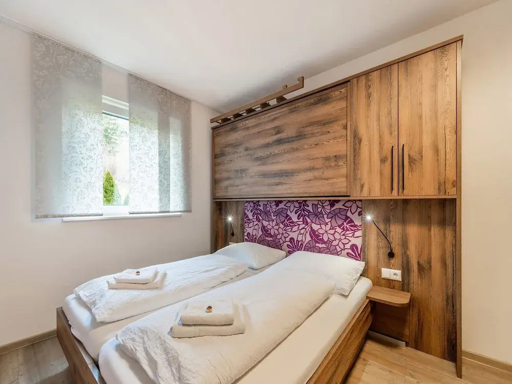 Large Apartment in Sankt Georgen With Balcony