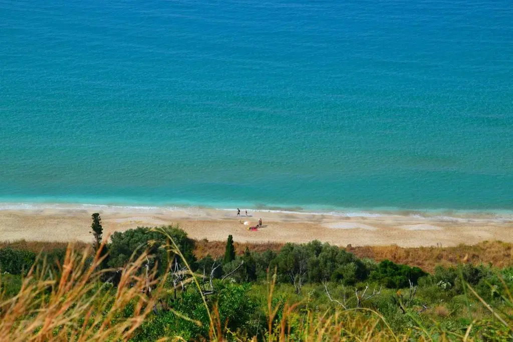 Spacious 1 bedroom apartment 2 km to Pessada beach