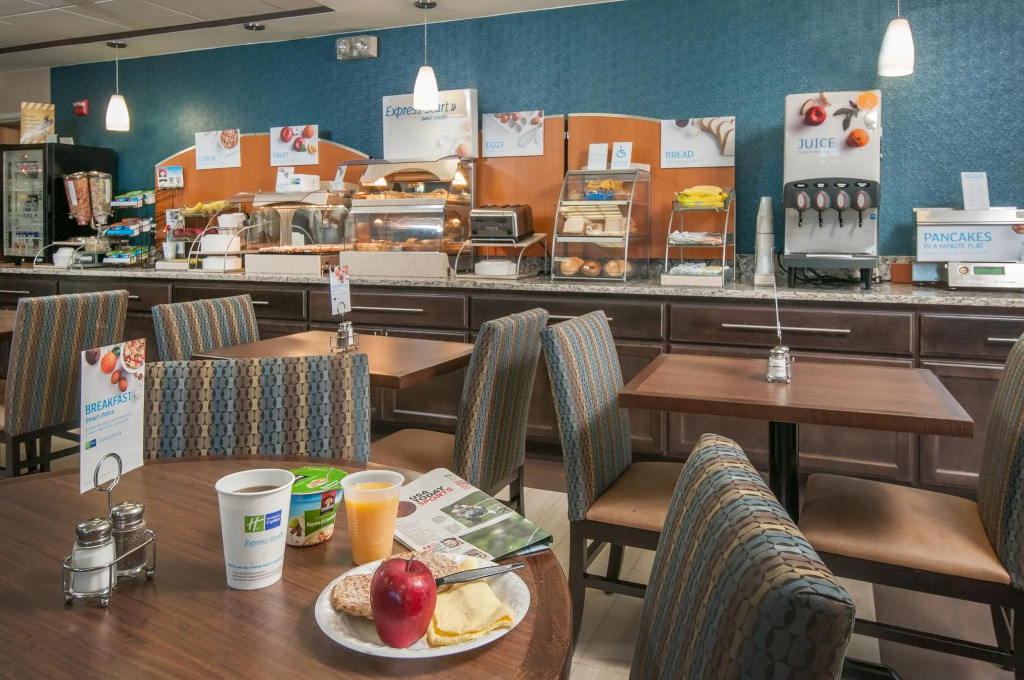 Holiday Inn Express Hotel & Suites San Antonio - Rivercenter Area by IHG