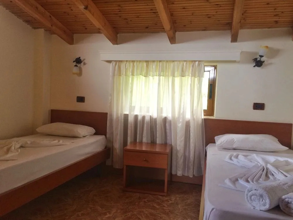 Paradise Lukova Hotel