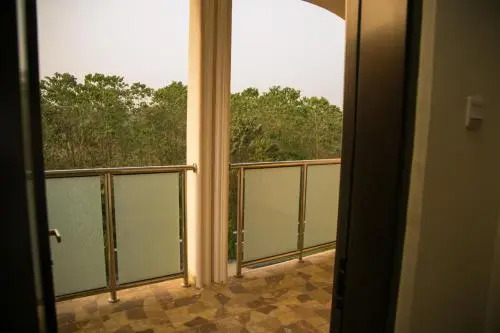 Consort Luxury Suites