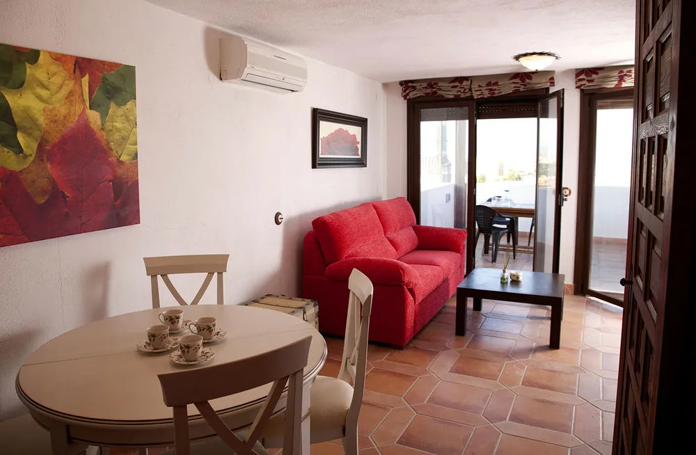 Rustic Med Castell