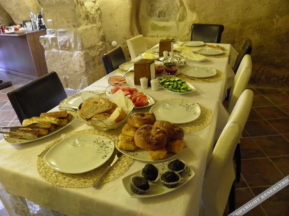 AkCave Suites & Resort