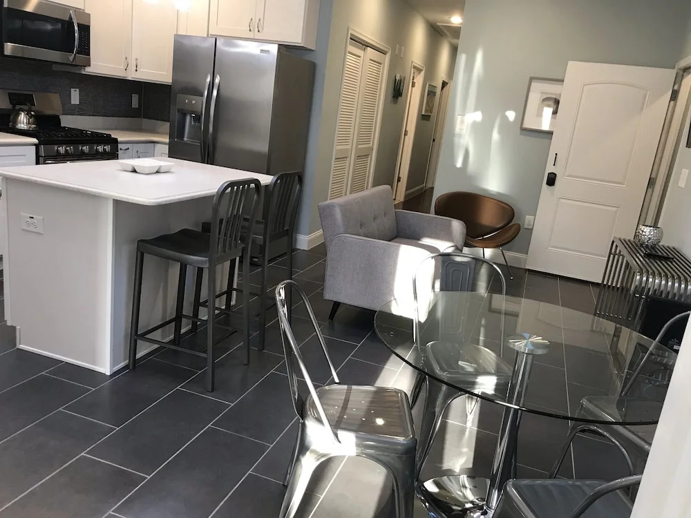 Giles Ave 6 Bedroom Gem