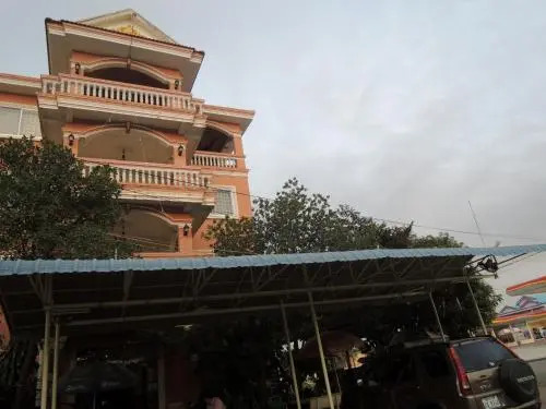 Roeung Loeung Mittapheap Restaurant & Hotel