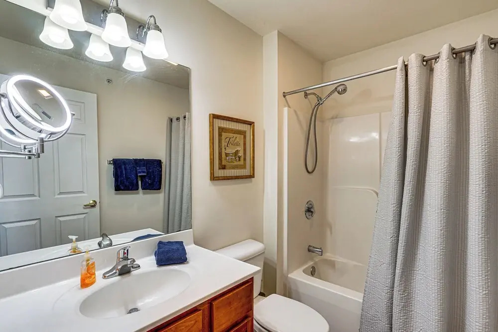 Lakefront Osage Beach Condo: Dock Your Boat Here!