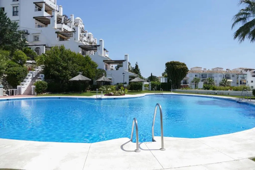 Stunning Apartment La Colinas de Calahonda with Sea Views