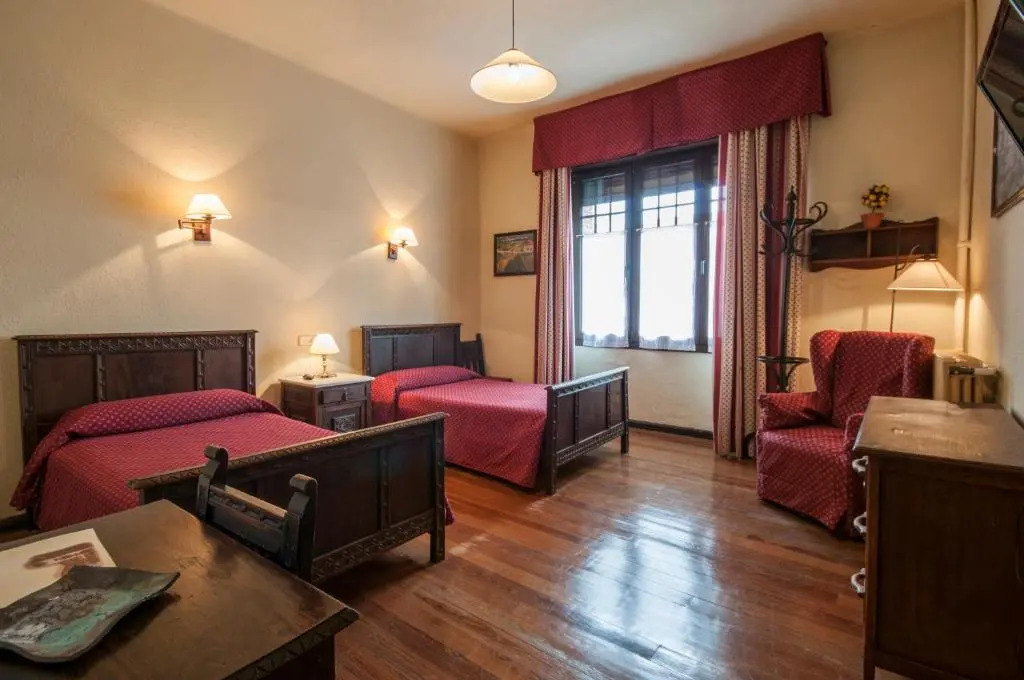 Hostal Ayestaran II