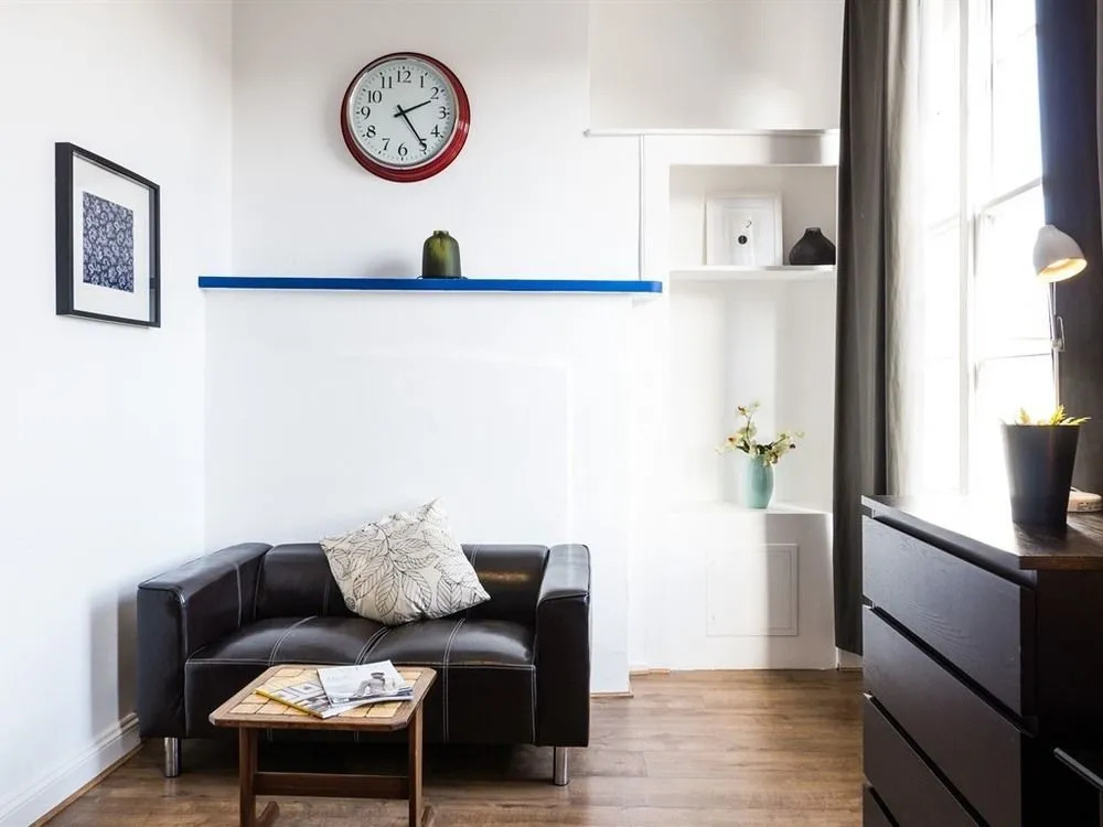 Shoreditch Escape by City Sparrow