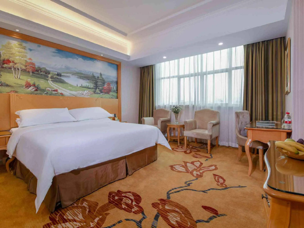 Vienna Hotel (Huizhou Qiuchang Yingbin Road)
