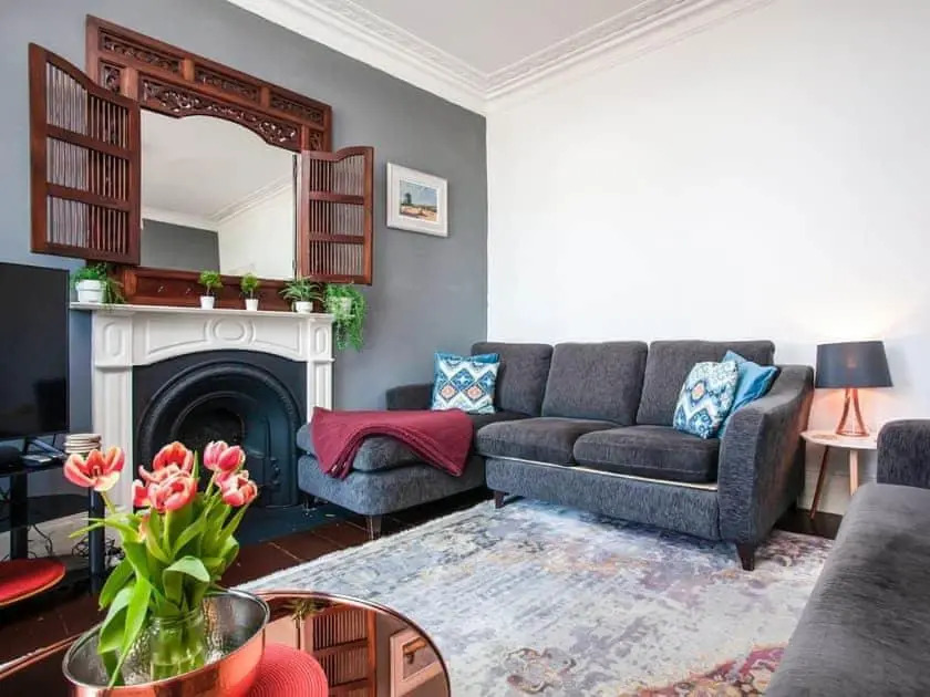 Large House, sleeps 10 with incredible sea views