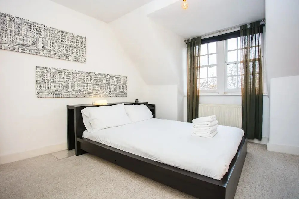 Gorgeous 1 Bedroom Apartment in Kensington