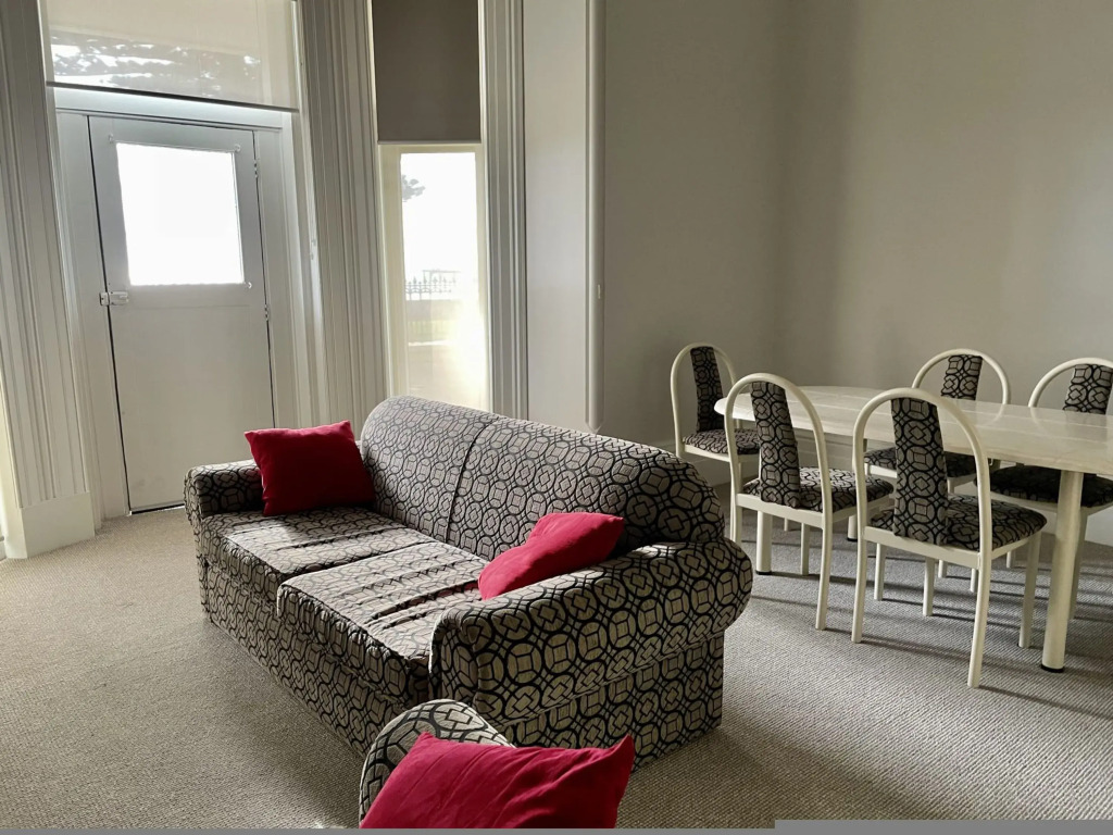Seafield Tower Glenelg Apartment