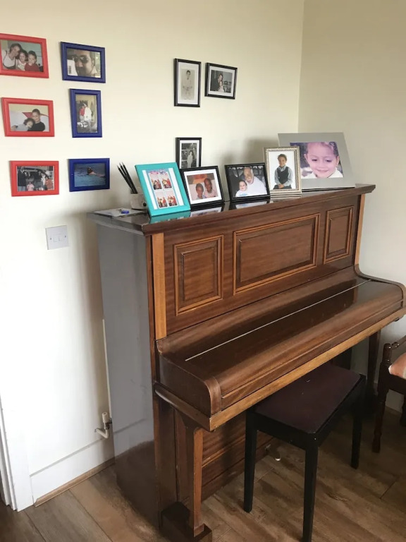 Lovely Spacious 2 Bedroom Family Flat