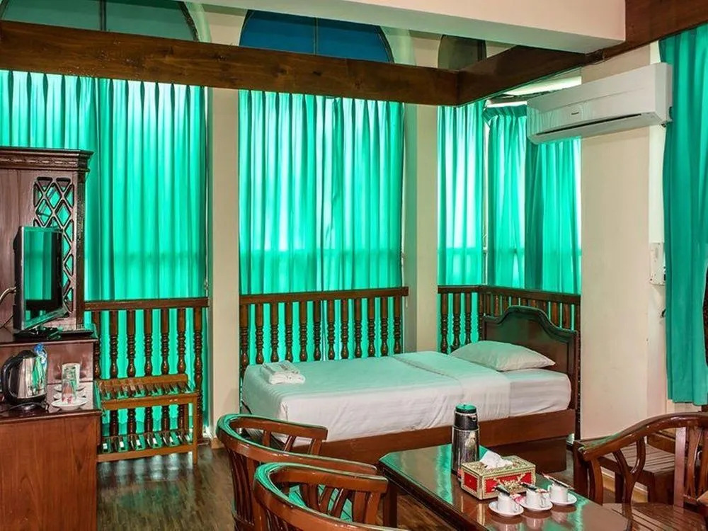 Universe Hotel