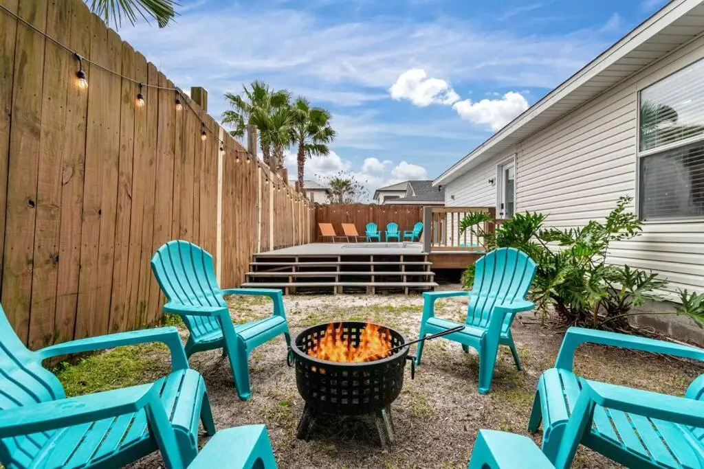 Zula Breeze Beach House, Sleeps 18, Private Heated Pool Spa, 3min Walk To The Beach, Pets Welcome, Fenced Yard