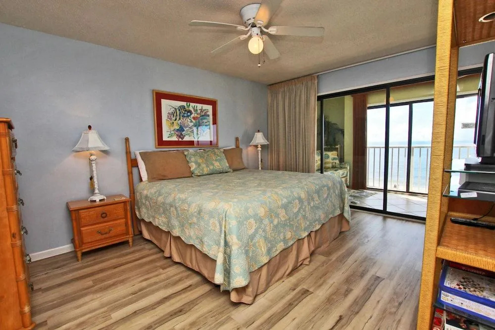 The Edgewater 44