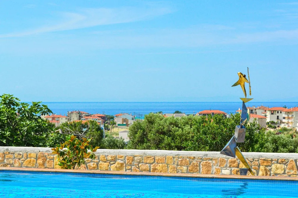 Akrolithos Luxury Suites & Spa