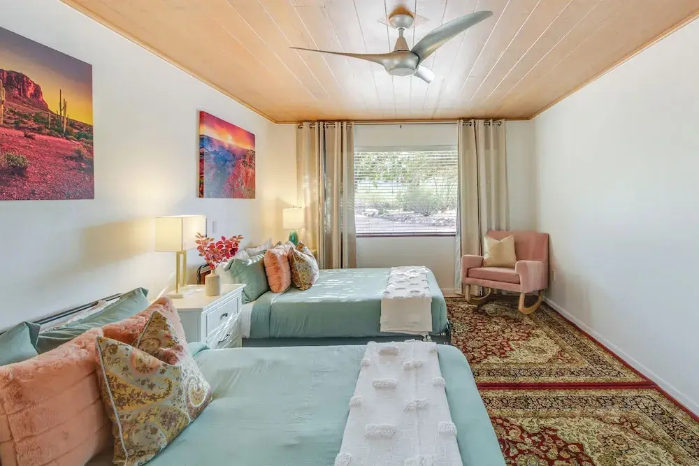 Hollywood Hills of Tucson: 20 Acres, Pool, Hot Tub