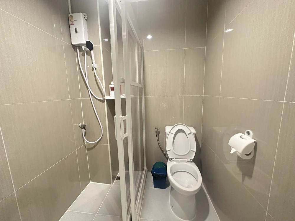 Metro Link Ratchada Hotel