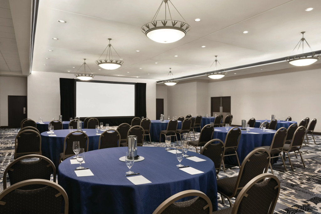 DoubleTree by Hilton South Charlotte Tyvola