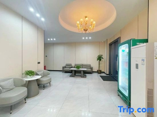 Ziyue Smart Hotel (Shuikou Dongjiang Industrial Park)