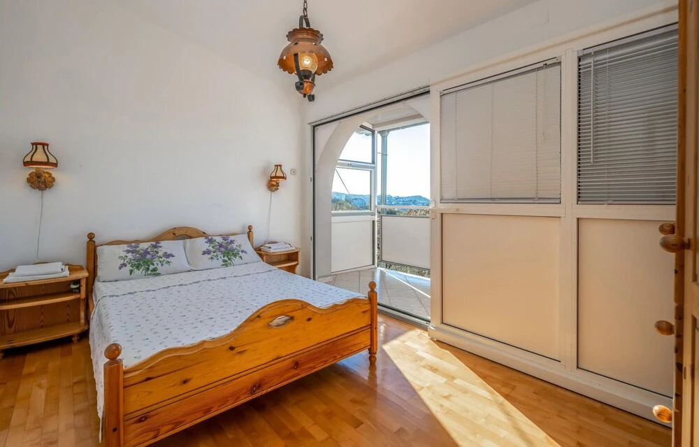 Beautiful Home in Klenovica With 7 Bedrooms and Wifi