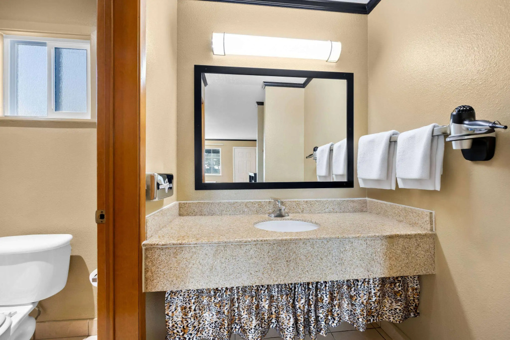 Super 8 by Wyndham Crescent City