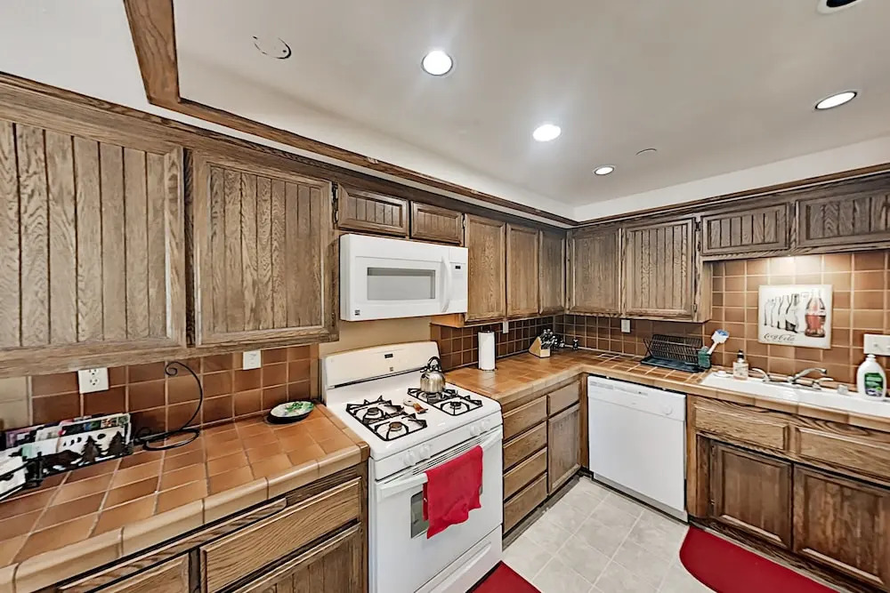 3980lk12 2 Bedroom Condo