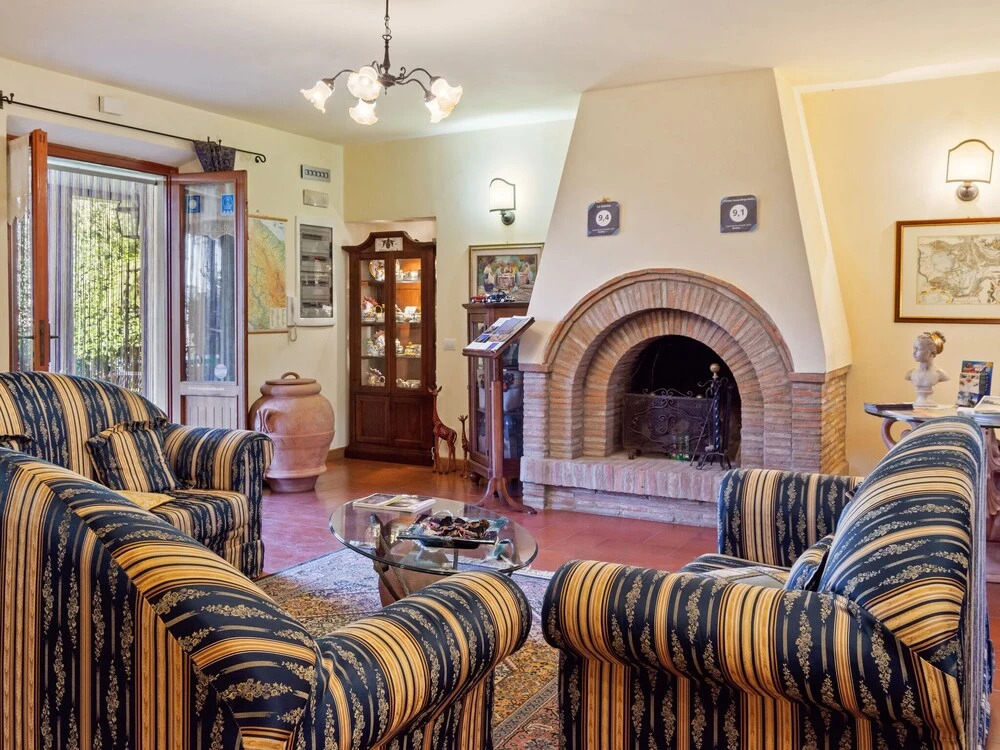 Pretty Holiday Home in Castiglione del Lago With Garden