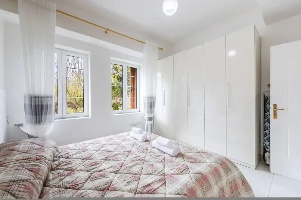 Elegant Apartment Comfort in Shkod r s Heart