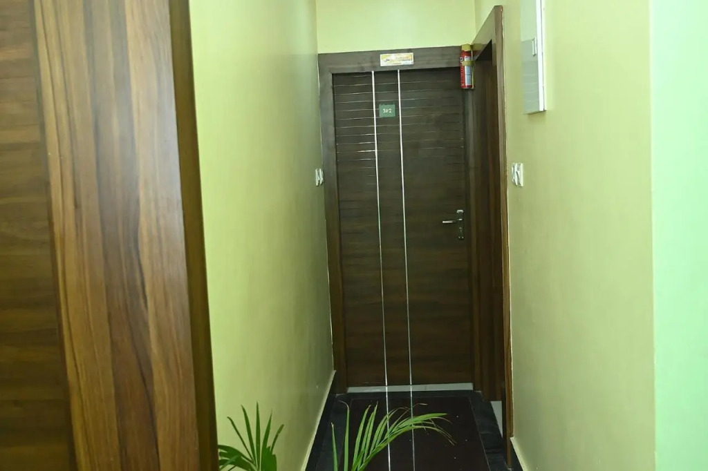 Fabhotel Golden Bliss