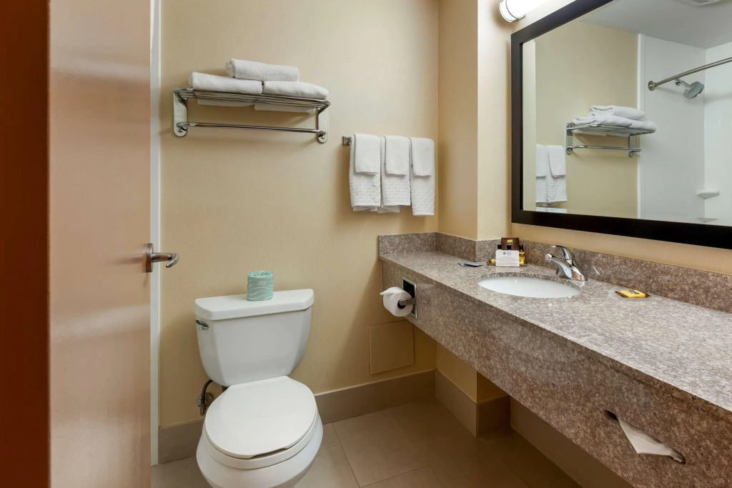 Best Western Plus Burlington Inn & Suites
