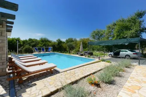 Villa LUMARE AQUA - Pool, Jacuzzi & Garden