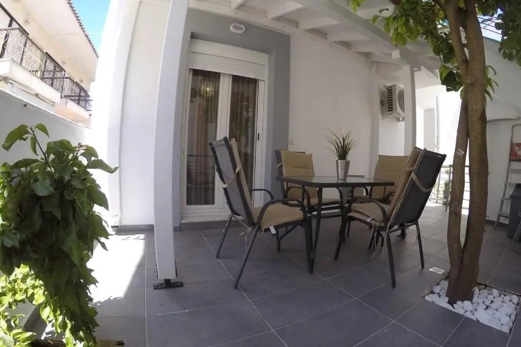 Polychrono New 2 Bedroom Apt. Just By The Sea!