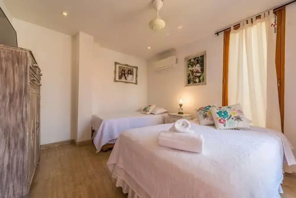 w Magnificent 6BR House w AC in Cartagena