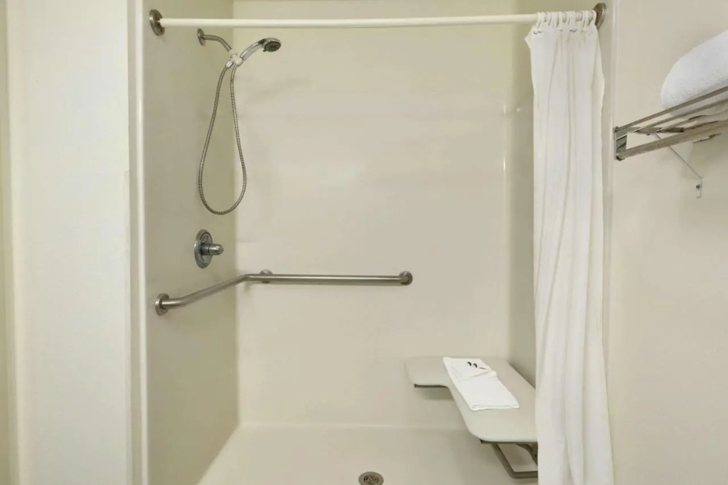 Travelodge by Wyndham Sharon Springs