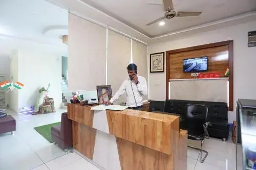 Tandoori Veg Hotel by OYO Rooms
