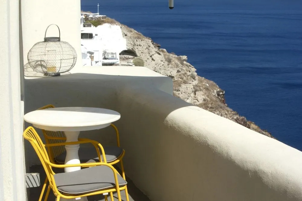 Aerie-Santorini